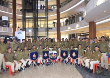 Bhopal के डीबी मॉल में 20 जनवरी को शाम 7 बजे से प्रारंभ कार्यकम में MP Police ब्रास बैंड के सदस्यों ने प्रसिद्ध 'भजन ऐ मालिक तेरे बंदे हम की धुन से शुरुआत की